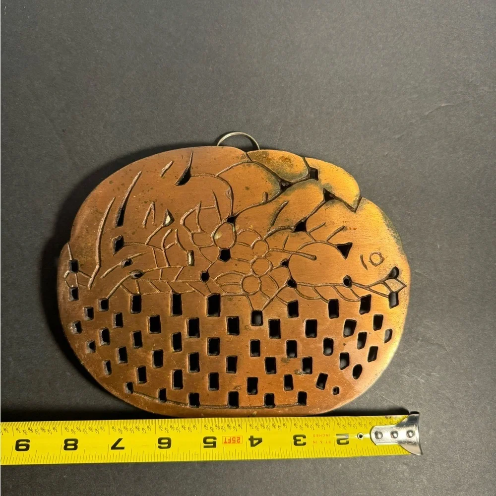 Fruit basket Brass trivet